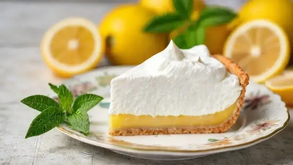 Receita de torta de limão refrescante para alegrar seus dias