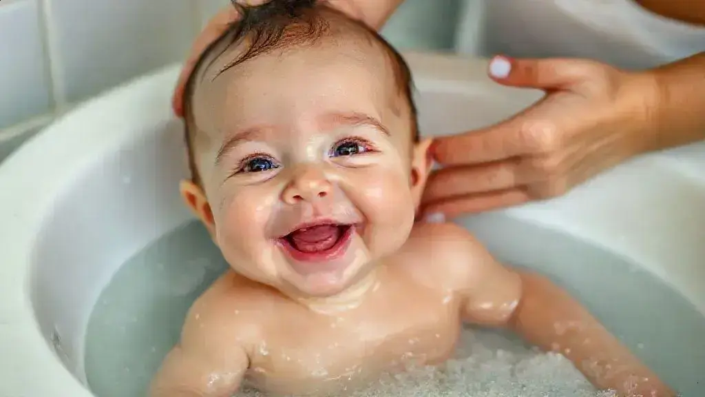 Cuidados com a higiene do bebê: dicas práticas para mães e pais