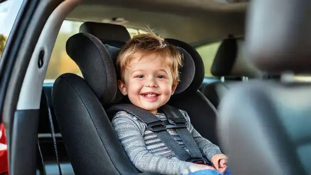 Como escolher a cadeirinha ideal para seu filho e garantir segurança