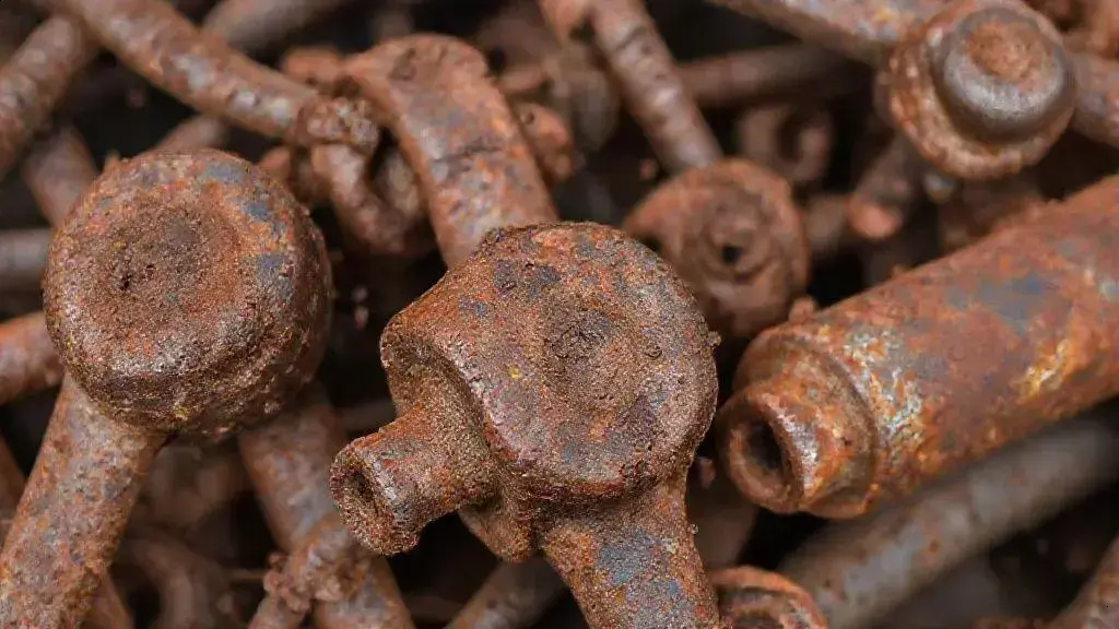 Por que o ferro enferruja? Descubra as causas e como evitar