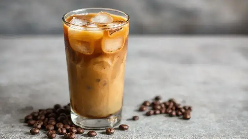 Receita de café gelado refrescante para os dias quentes